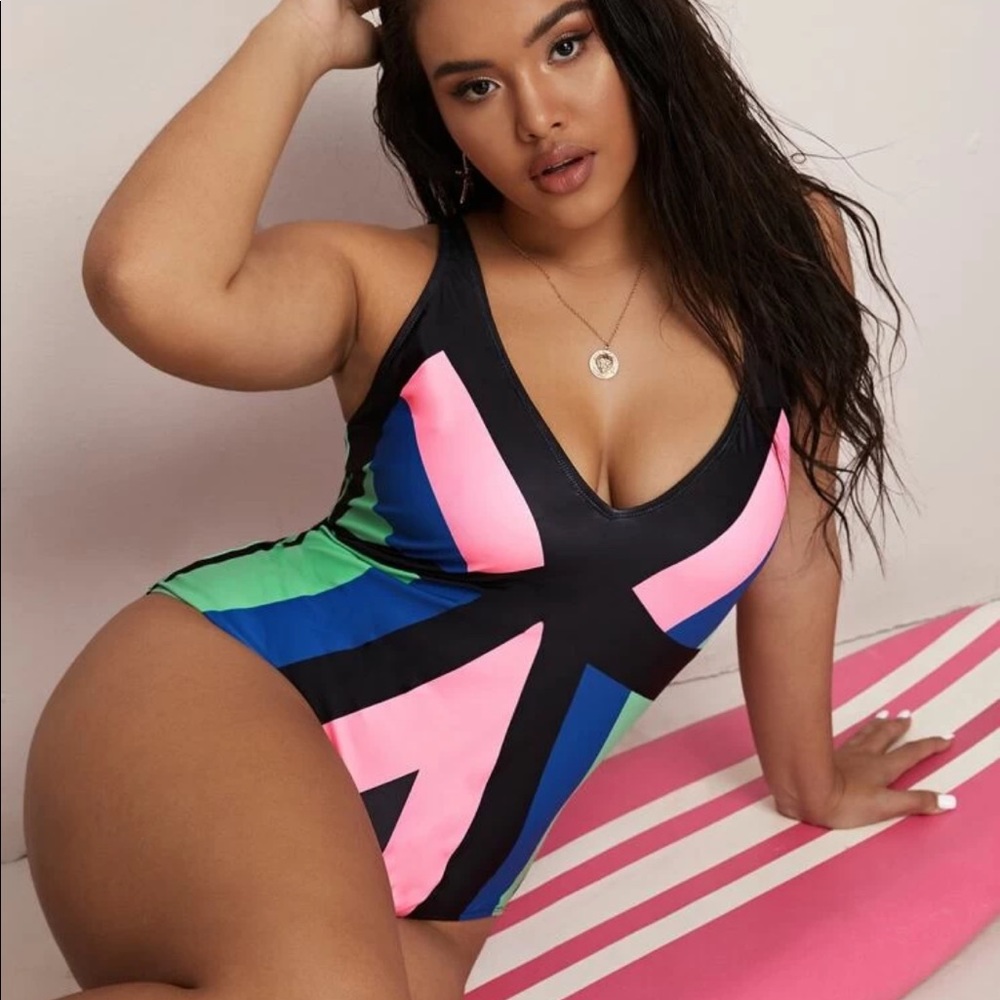 Colorblock One Piece Swimsuit - Picture 4 of 4